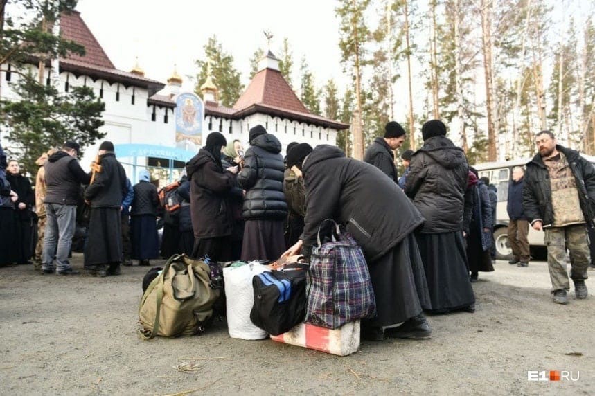 Из Среднеуральского женского монастыря по предписанию судебных органов выселены все жители и паломники