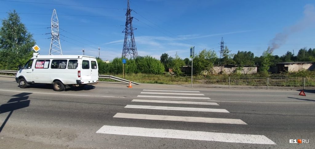 В Нижнем Тагиле водитель маршрутки сбил мужчину на пешеходном переходе