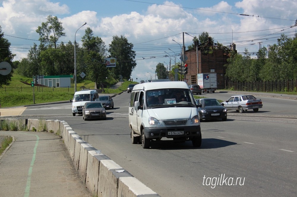 Тагил транспорт. Автотранспорт Нижний Тагил. Транспорт Нижний Тагил. ПОПАТ Нижний Тагил. Девушка на газели Нижний Тагил.