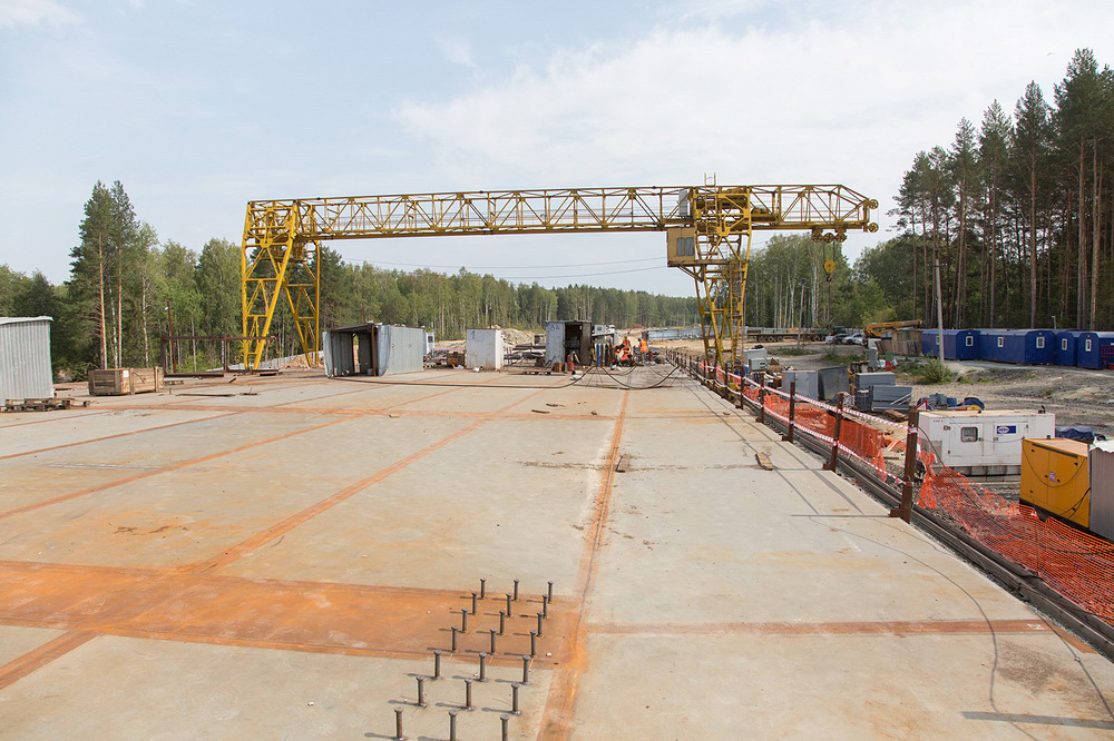 Строительство моста через Тагильский пруд продолжается круглосуточно, без перерывов и выходных
