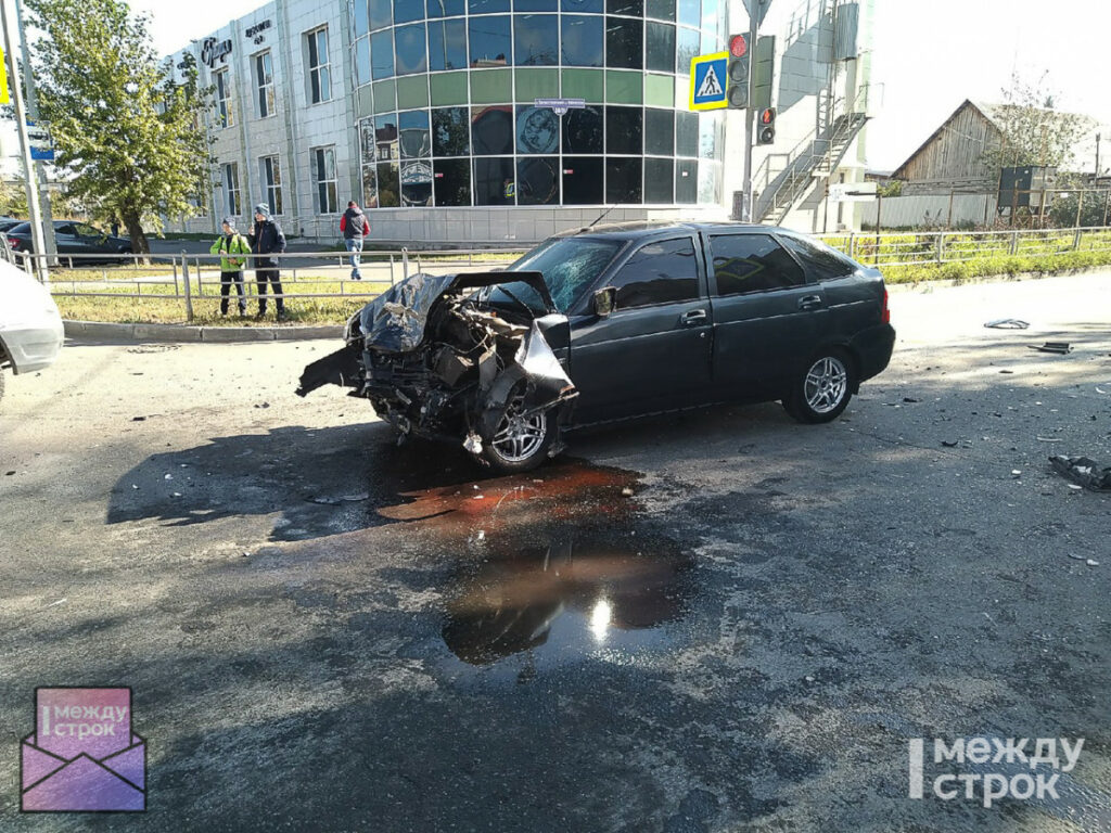 В Нижнем Тагиле на Вагонке столкнулись два ВАЗа (ВИДЕО)