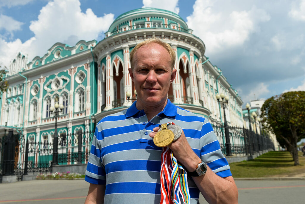 В спорте Сергей Чепиков двукратный олимпийский чемпион, а вот в политике пока обычный «пассажир»