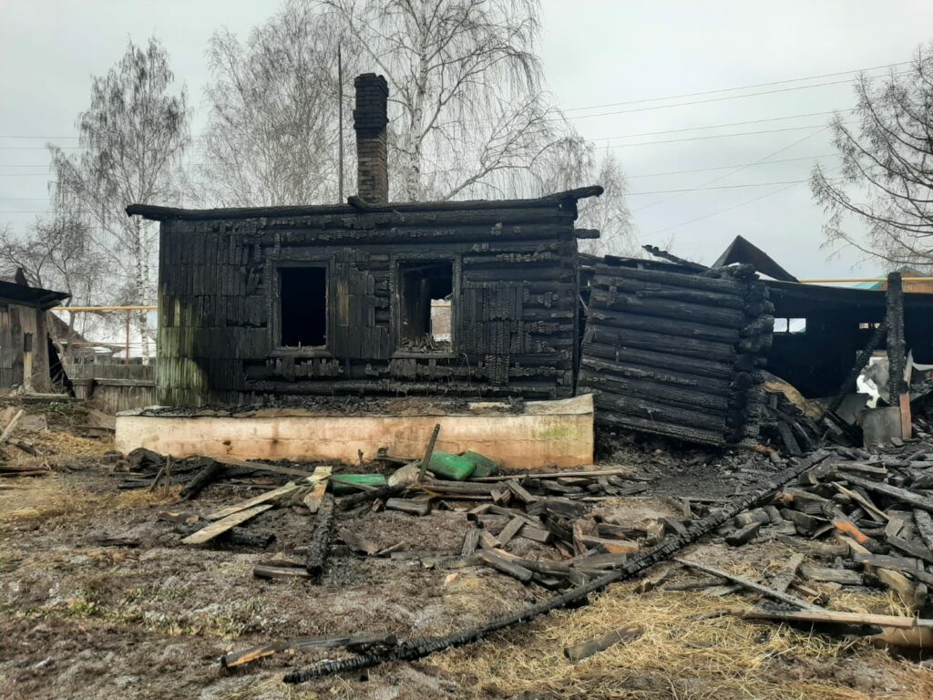 В Нижнем Тагиле сгорел дом