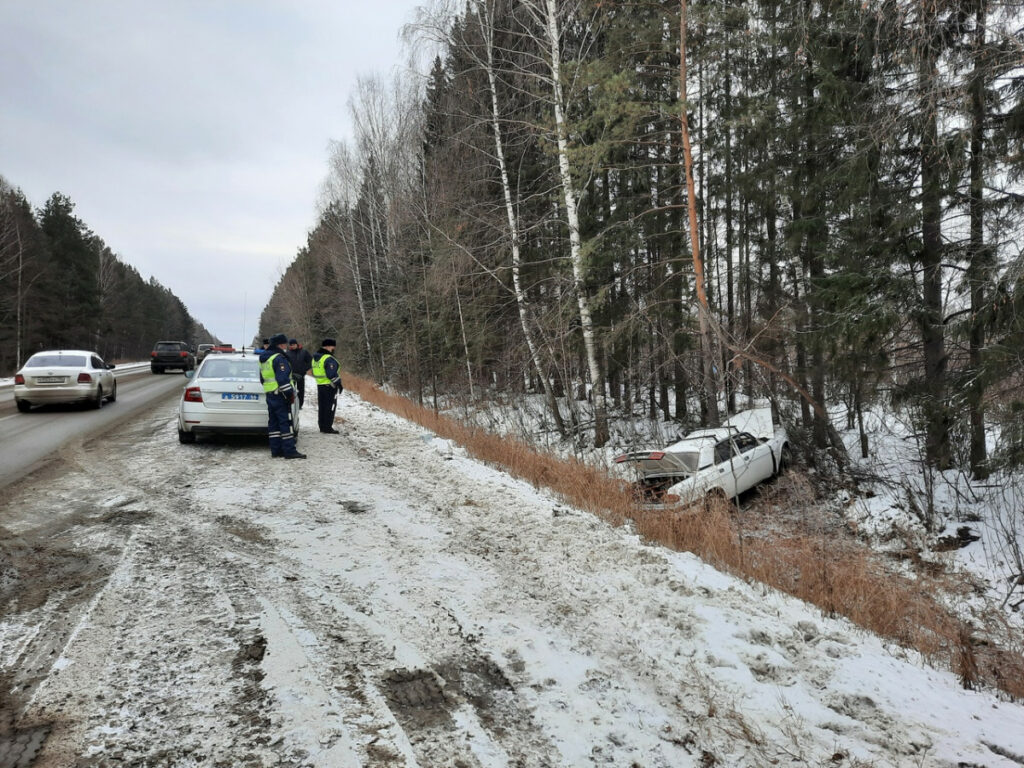 Полиция ищет очевидцев смертельной аварии на Южном подъезде к Нижнему Тагилу