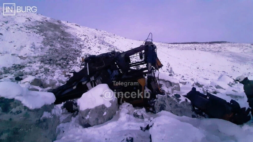 В Свердловской области БелАЗ рухнул в карьер