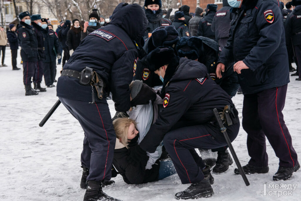 2021 год в фотографиях: QR-коды, митинги против вакцинации, музей Тетюхина и немецкая опера в Нижнем Тагиле 