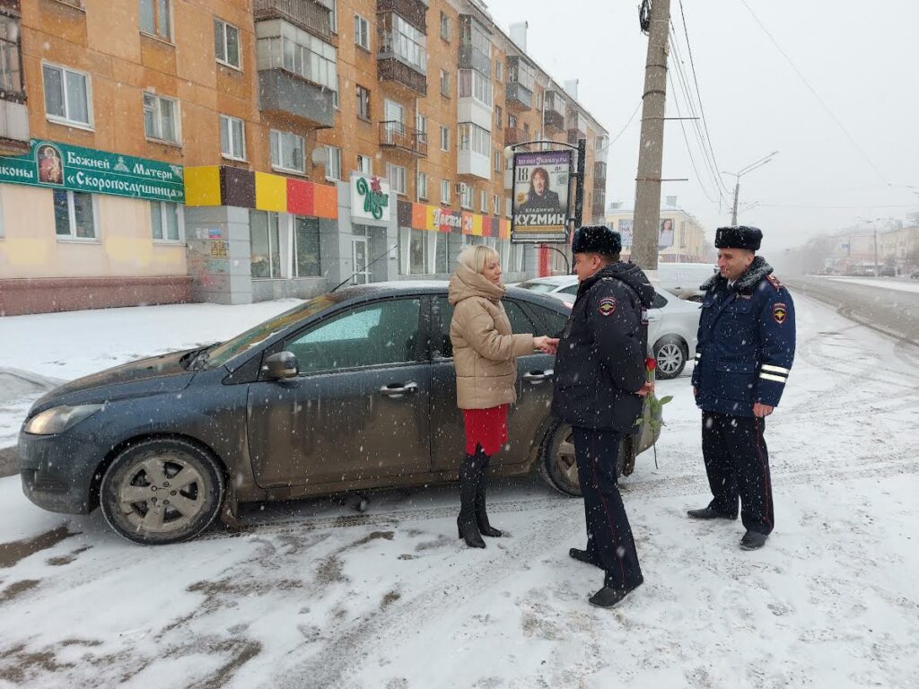 «Верхушка» ГИБДД Нижнего Тагила вышла на дороги (фото)