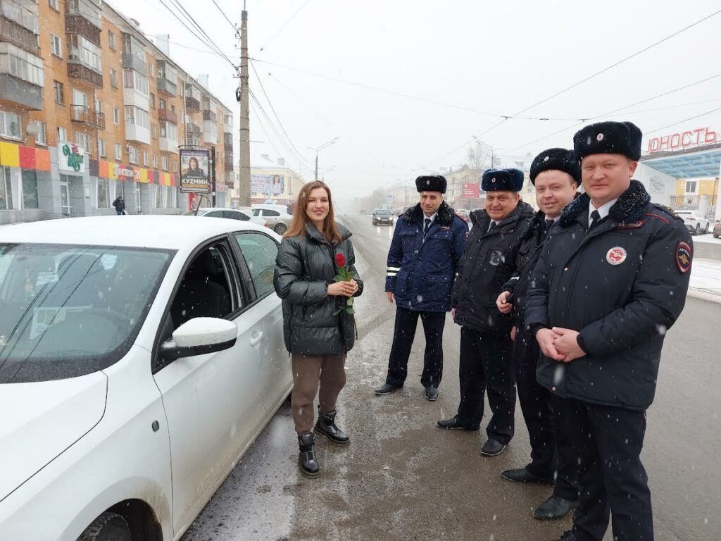 «Верхушка» ГИБДД Нижнего Тагила вышла на дороги (фото)