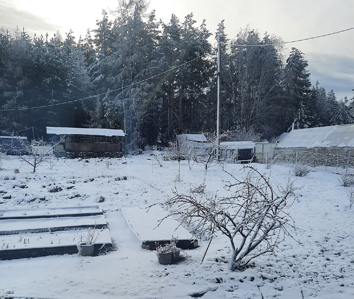 В Нижнем Тагиле и пригороде выпал снег, на Серовском тракте - град (видео)