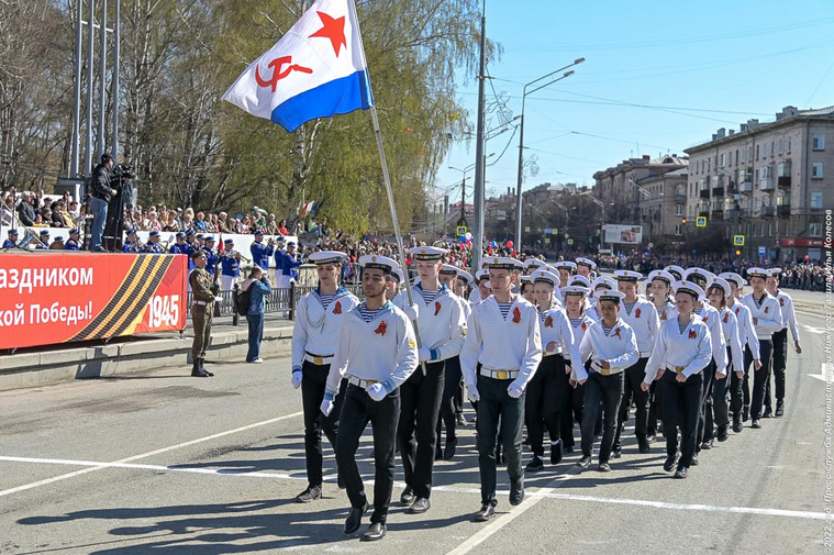 Моряки, принявшие участие в параде Фото с официального сайта администрации Нижнего Тагила
