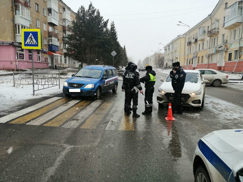 В Нижнем Тагиле следователи разыскивают свидетелей ДТП, в котором автоледи сбила старушку на «зебре»