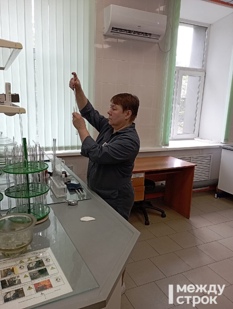ЕВРАЗ НТМК показал новую экологическую лабораторию на колёсах