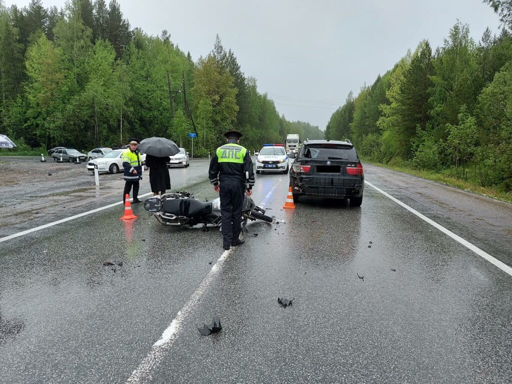 На Серовском тракте байкер влетел в BMW