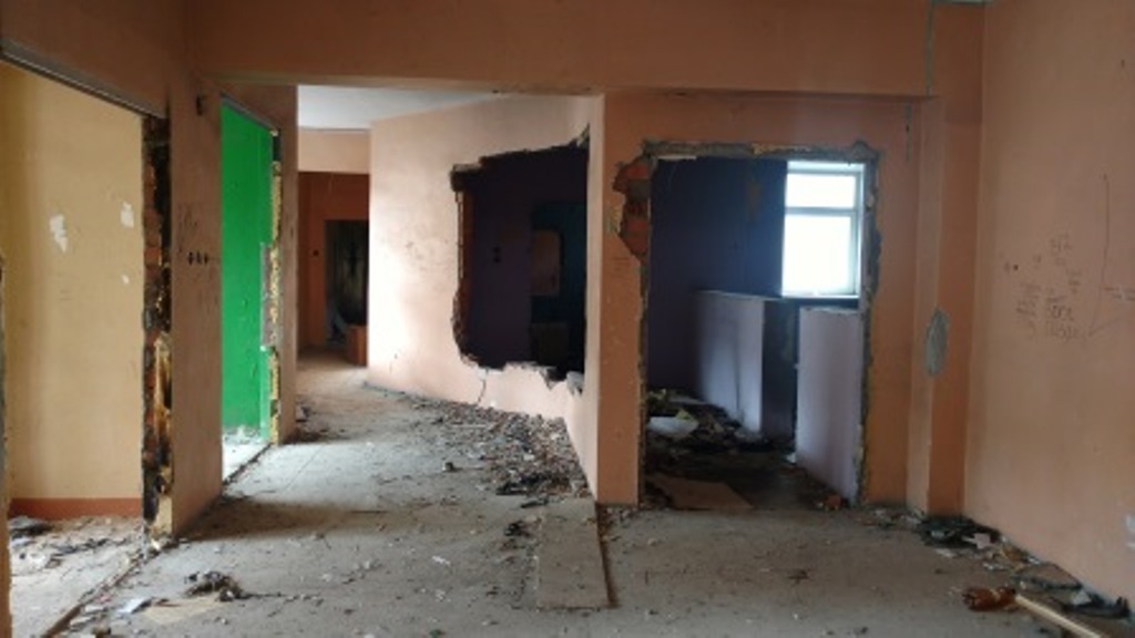 Здание бывшего детского сада в Нижнем Тагиле оказалось никому не нужно (фото)
