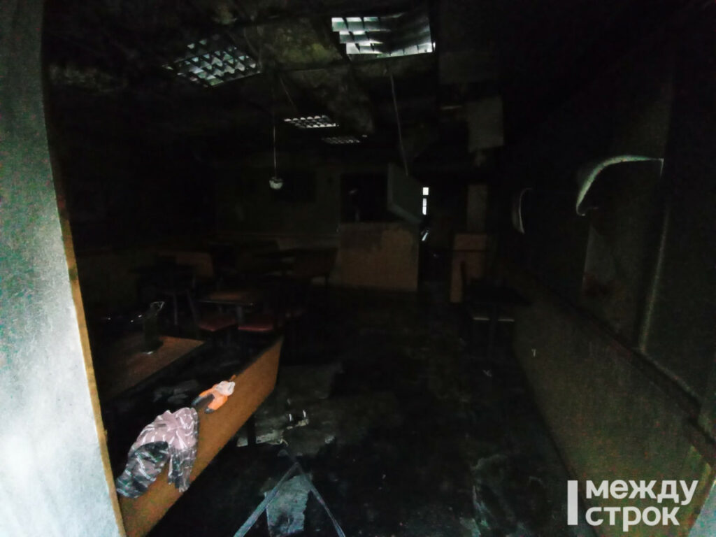 В Нижнем Тагиле сгорел ресторан Subway на проспекте Строителей