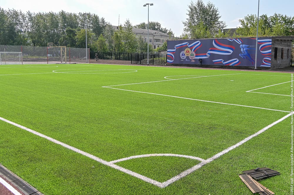 Новый школьный стадион на Вагонке украсит стрит-арт