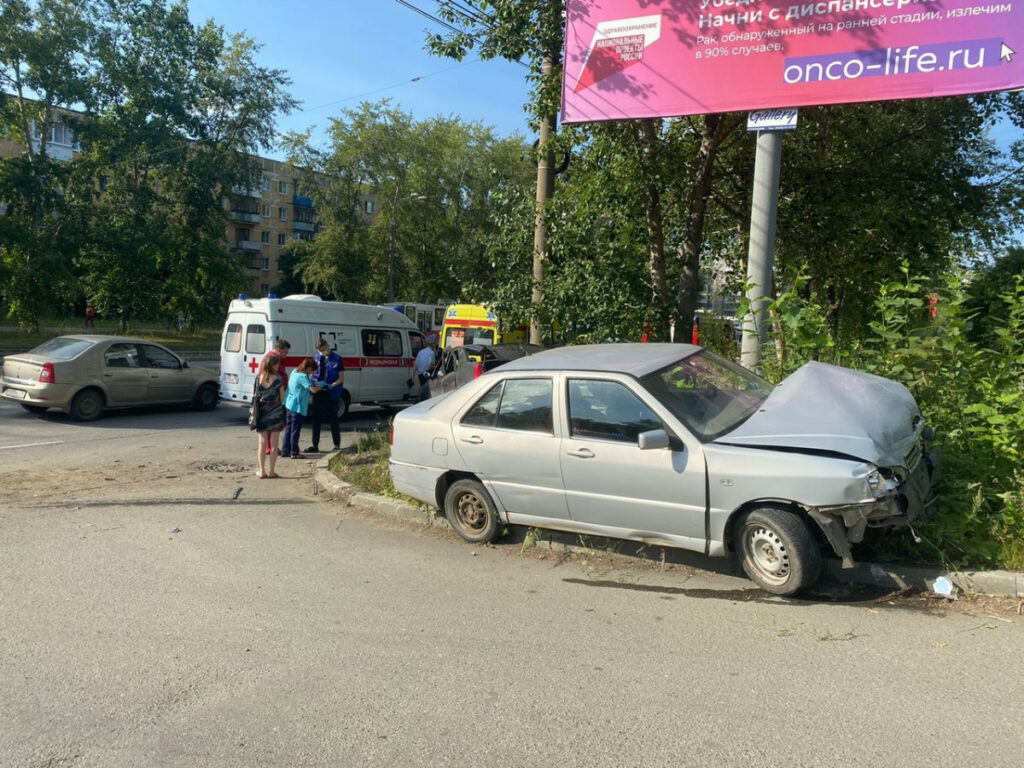 В Нижнем Тагиле на Вагонке в ДТП погибло 2 человека