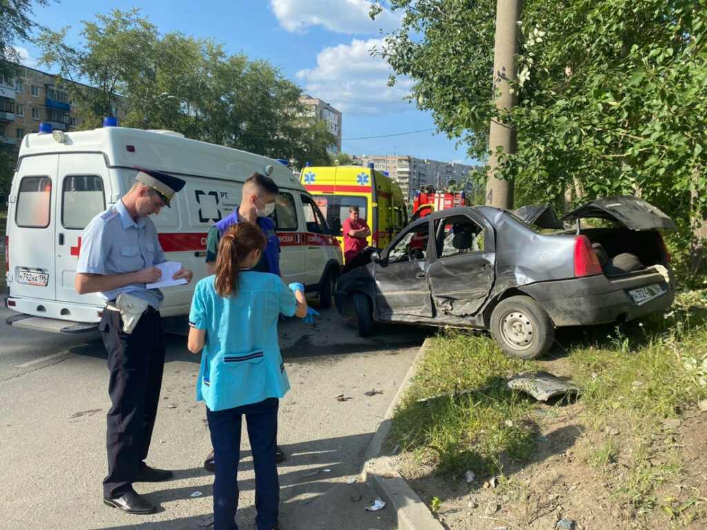 В Нижнем Тагиле на Вагонке в ДТП погибло 2 человека