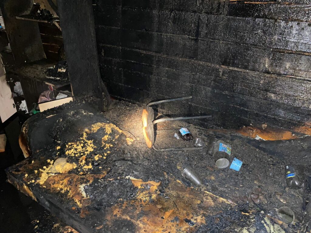 Подробности и фото с места пожара, в котором погиб малыш