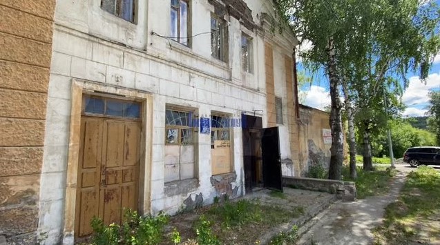 В Нижнем Тагиле за 5,5 млн рублей продают старый санпропускник на Вые 