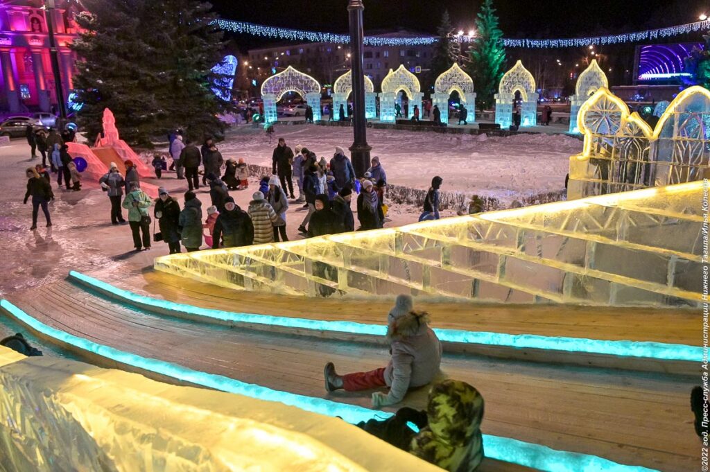 В центре Нижнего Тагила открыли ледовый городок