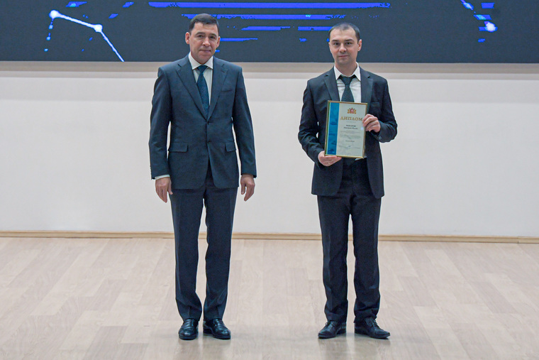 Дмитрий Макаров (справа) считает свою работу очень важной и нужной Фото: предоставлено пресс-службой УВЗ