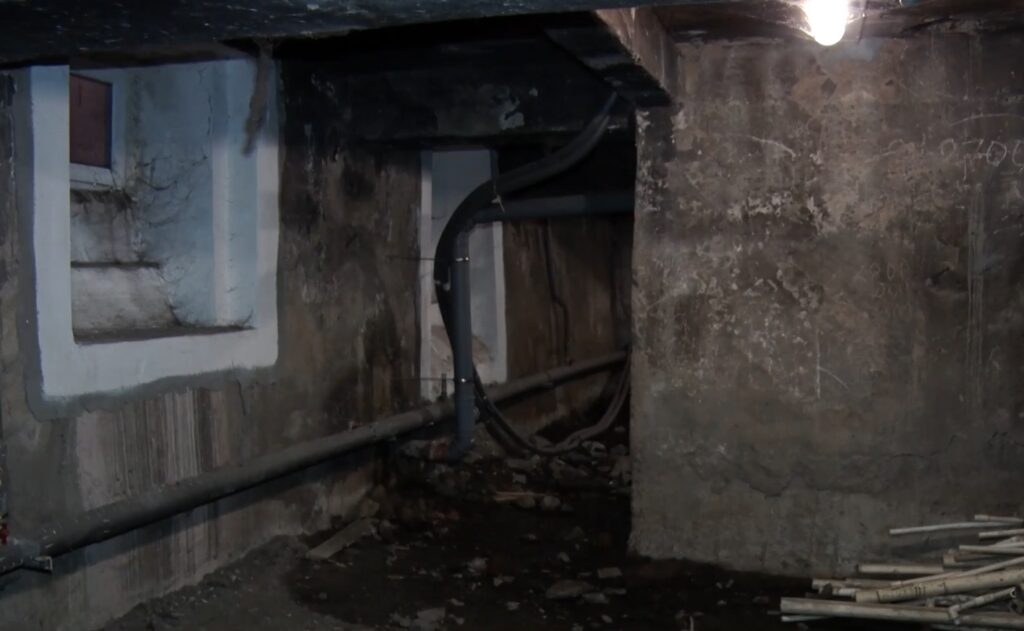 В Нижнем Тагиле убежище утопает в нечистотах (фото)