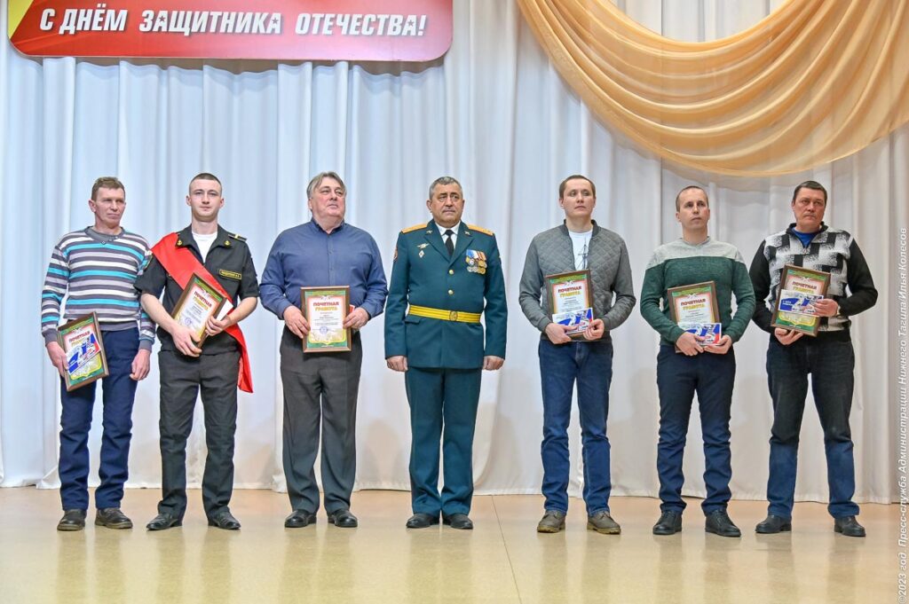 Глава Нижнего Тагила поздравил работников предприятия оборонного комплекса с Днем защитника Отечества