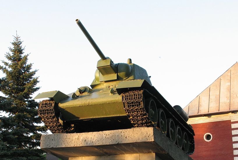 Учебный танковый полк на Вые, через который прошли многие известные танкисты