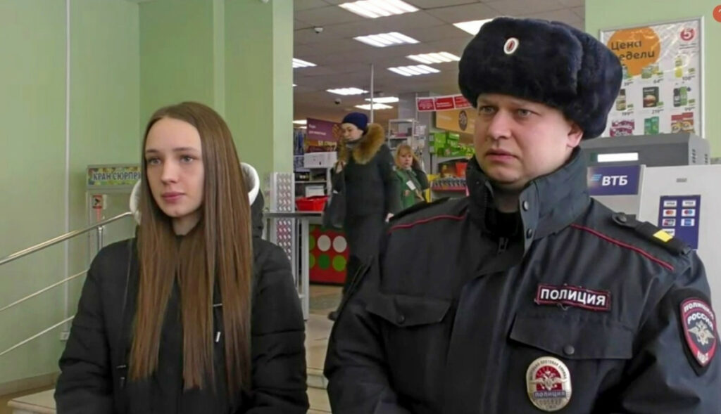 Полицейские спасли наивного тагильчанина от онлайн-мошенников, убедив его не переводить 2 млн рублей на «безопасный счёт»