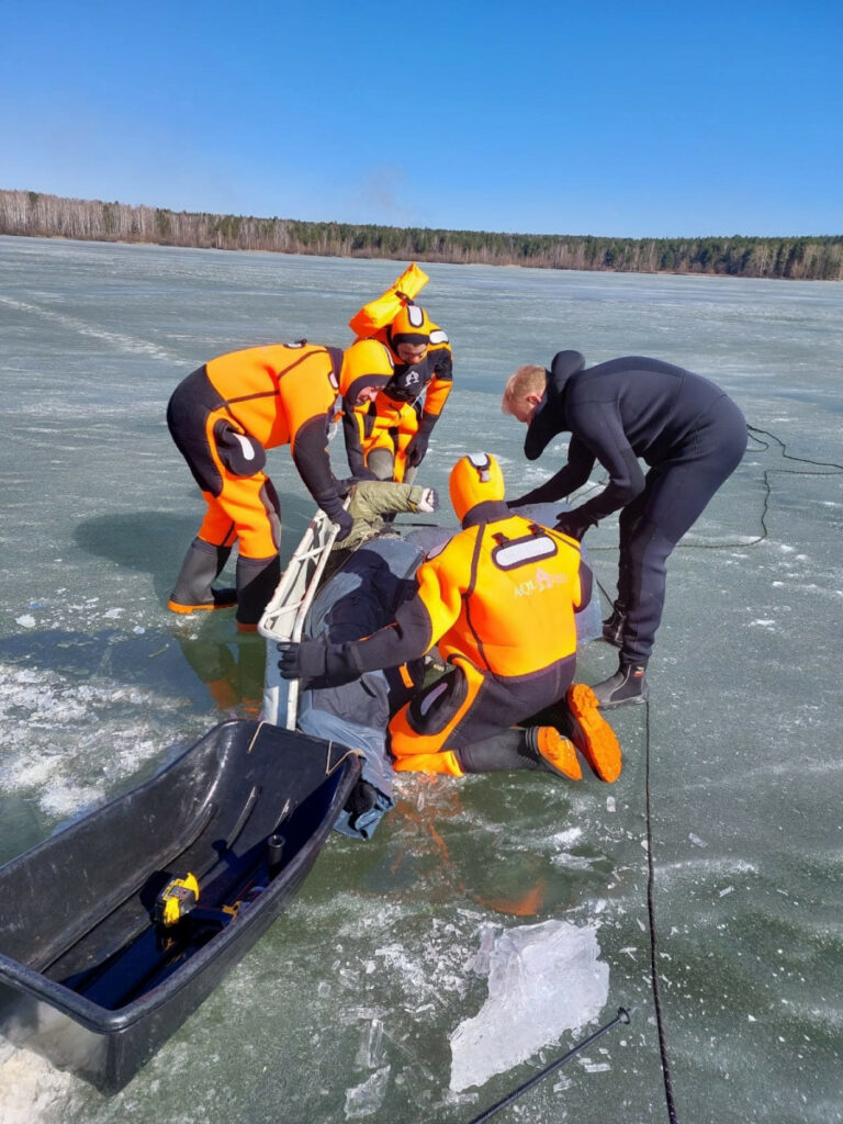 На льду Нижнетагильского пруда умер рыбак