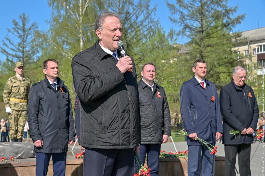 В Дзержинском районе встретили День Победы на мемориальном комплексе «Площадь Славы» и у станков