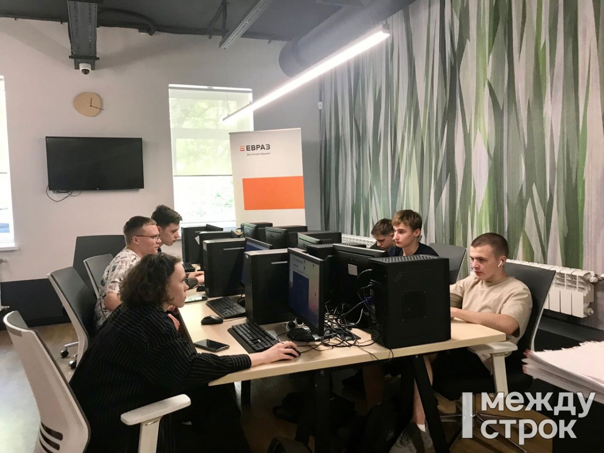 Ищем программиста. Программист. Программист тагил. Русский программист. Программист.