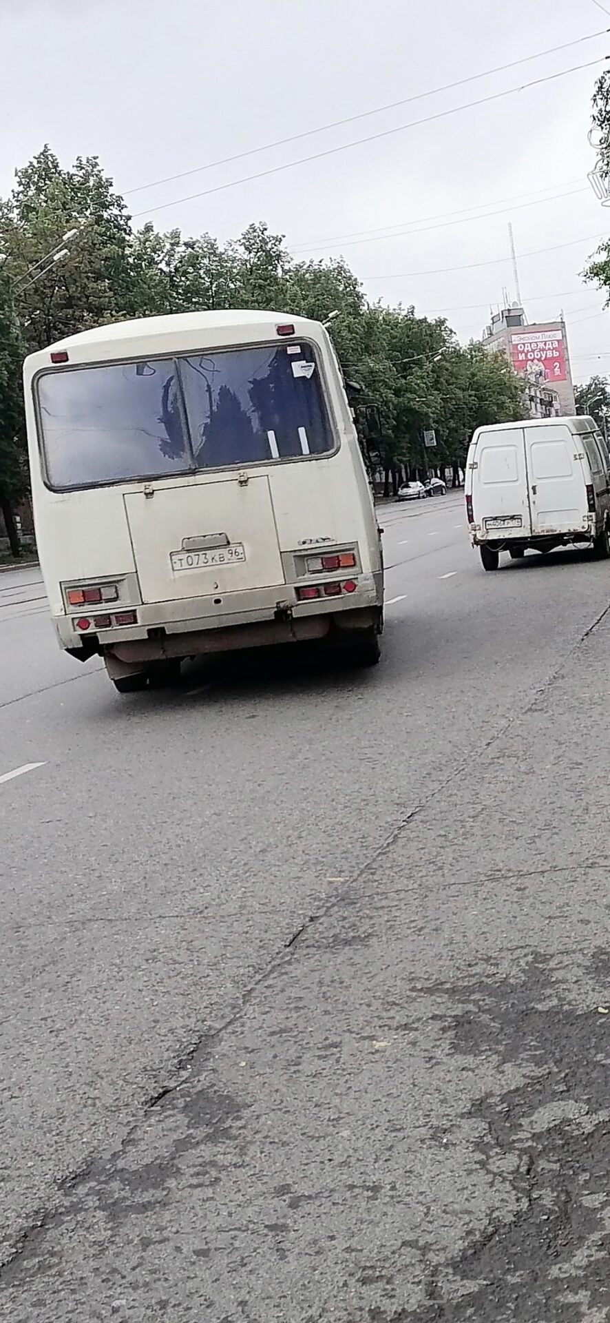 Малыш сильно испугался! В Нижнем Тагиле водитель автобуса зажал голову  ребенка в двери - С Тагила