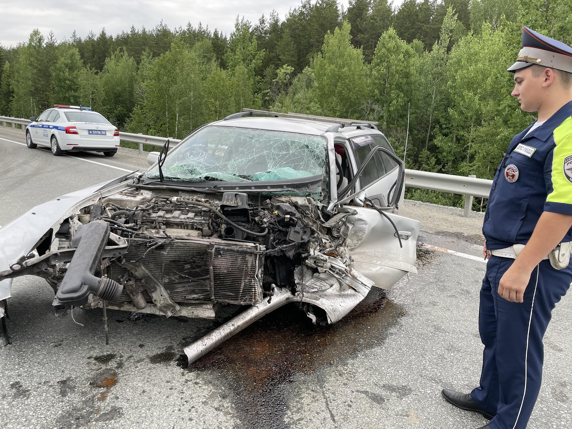 Под Нижним Тагилом лобовое ДТП: водитель, везя дочек на соревнования, уснул  за рулём - С Тагила