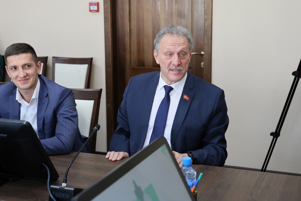 Члены Молодежного парламента Свердловской области встретились с главой Нижнего Тагила