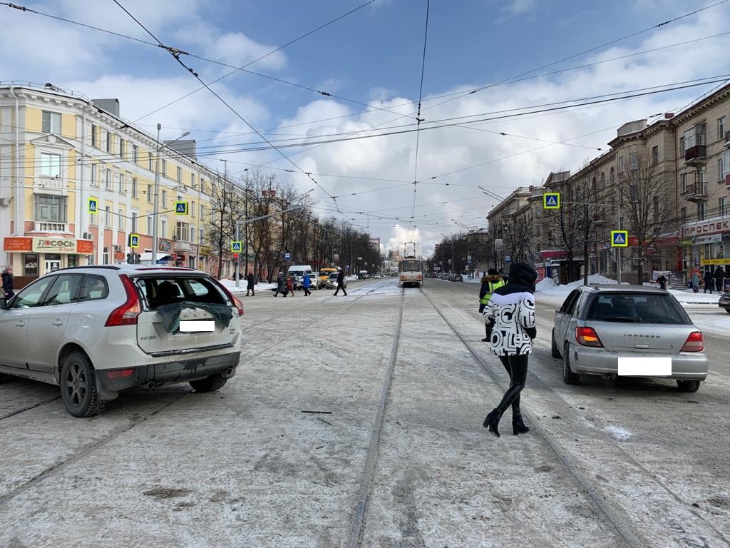 12 трамвай нижний тагил пихтовые горы будни. Проспект Ленина с трамваем Нижний Тагил. Нижний Тагил перекрёсток Ленина Октябрьской революции. Победы 38 Нижний Тагил.