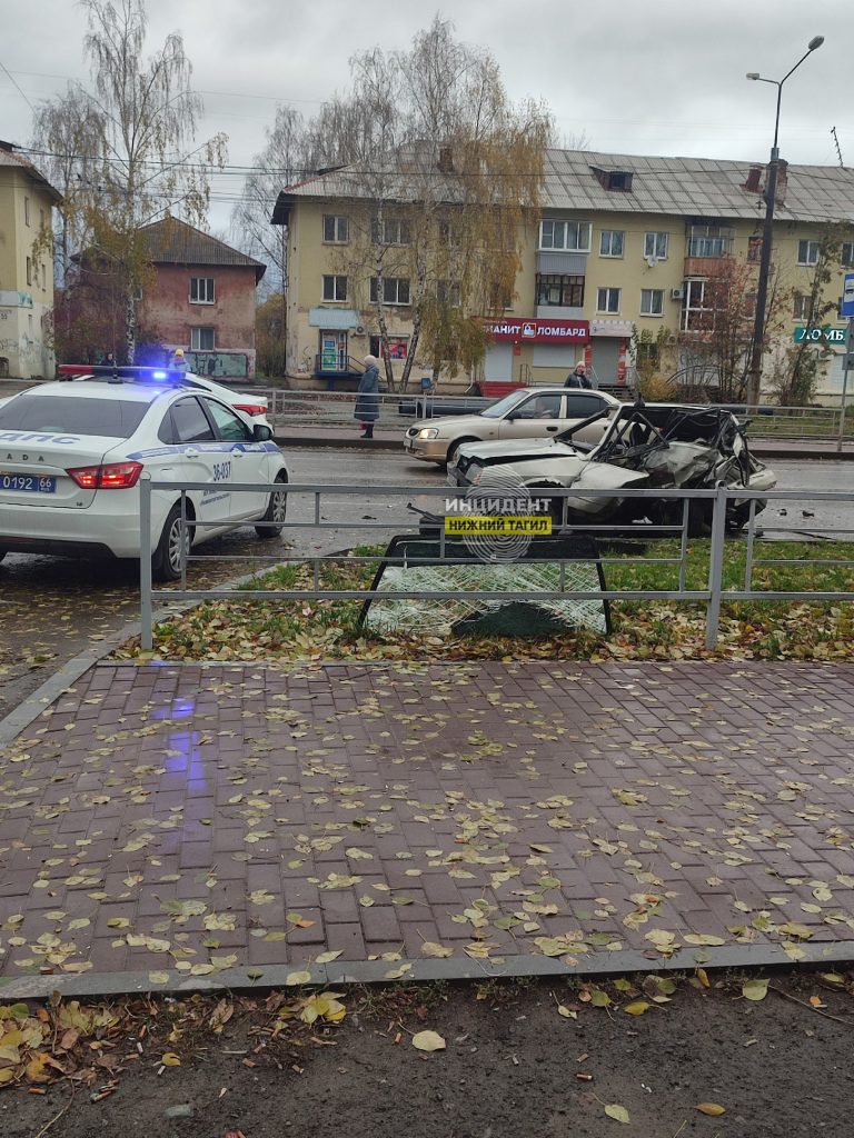 Зажало человека в «девятке»! Жуткая авария произошла на Вагонке - С Тагила