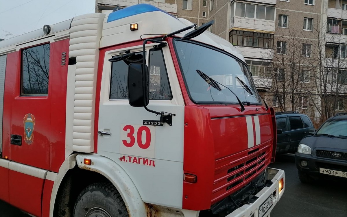 В Нижнем Тагиле мигрант, обидевшись на возлюбленную, поджёг её квартиру - С  Тагила