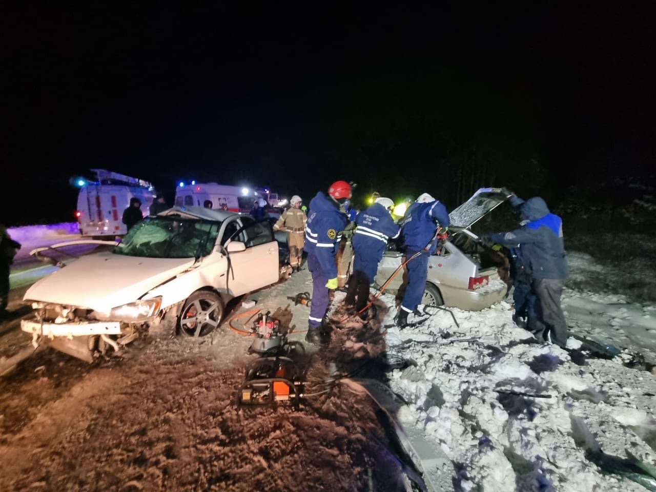 Водители погибли: рядом с Нижним Тагилом произошло лобовое ДТП - С Тагила