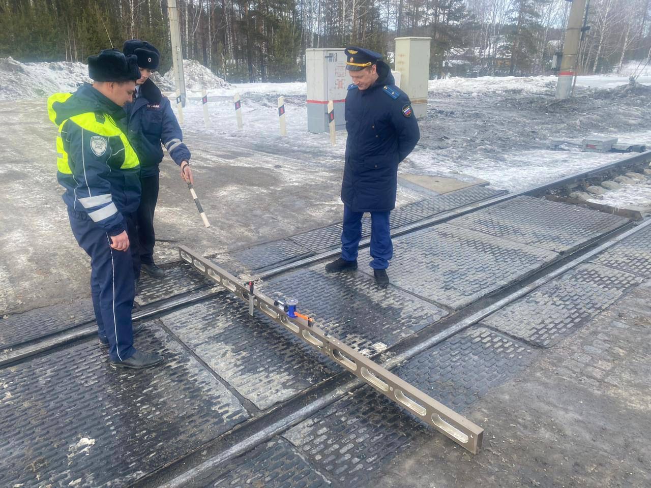 В Нижнем Тагиле нашли 30 нарушений при обследовании железнодорожных  переездов - С Тагила