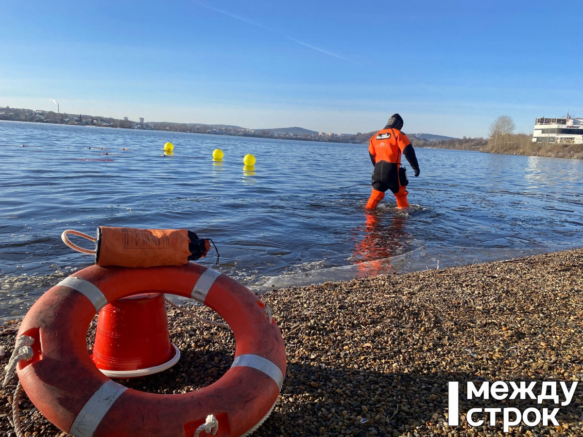 Тагильские «моржи» открыли новый сезон зимнего плавания (ВИДЕО)