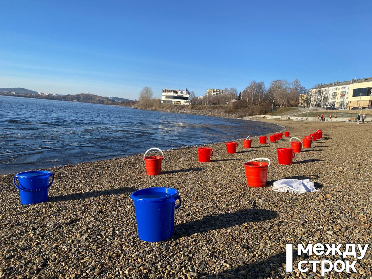 Тагильские «моржи» открыли новый сезон зимнего плавания (ВИДЕО)