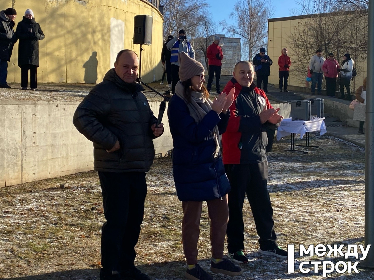 Тагильские «моржи» открыли новый сезон зимнего плавания (ВИДЕО)